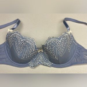NWOT Adore Me BLU/WHT Balconette, 34B  *P1015